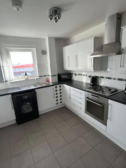 Modern 2 Bedroom Flat Near Glasgow City Centre Exterior photo